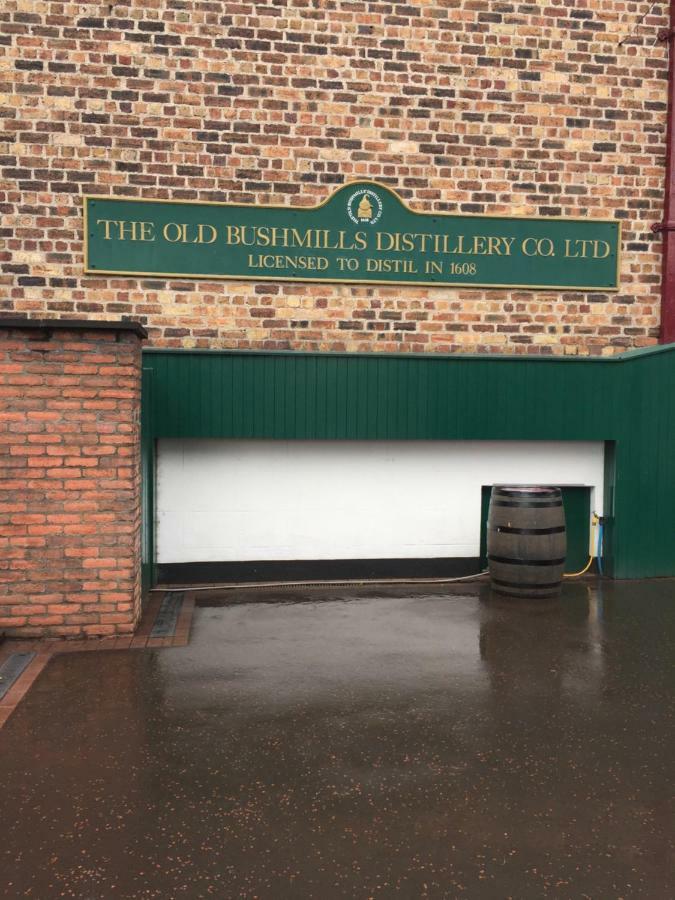 Bush House Accommodation - The Distillery 부시밀즈 외부 사진
